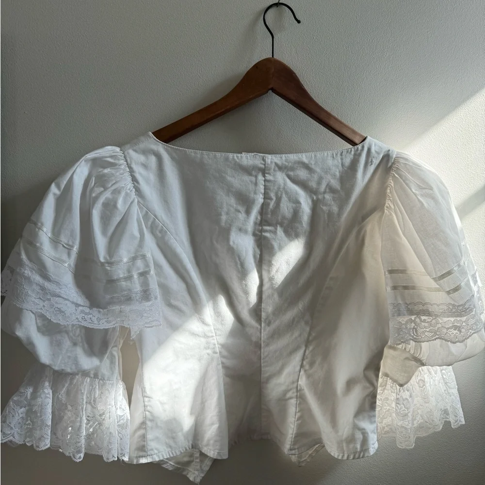 Vintage White Lace Women's Top With Puffy Sleeves Size Medium - Picture 7 of 7